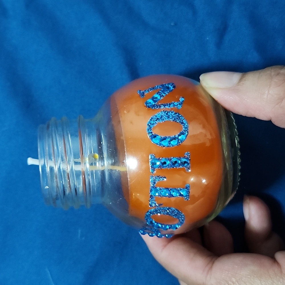 Hand crafted hand poured THE Witch's Potion lemon sandalwood Scented candle - Picture 2 of 4